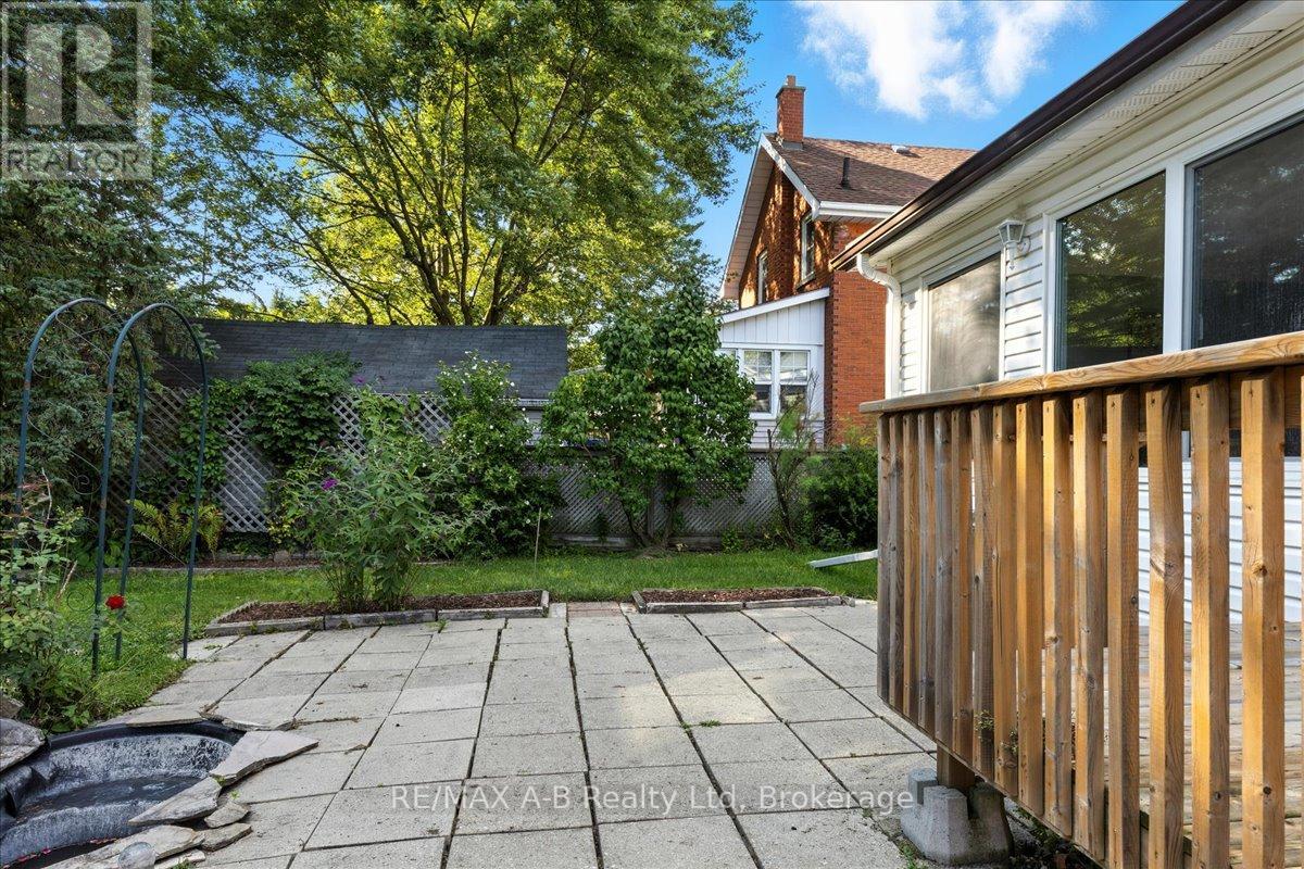 75 Youngs Street, Stratford, Ontario  N5A 1J5 - Photo 30 - X12360751