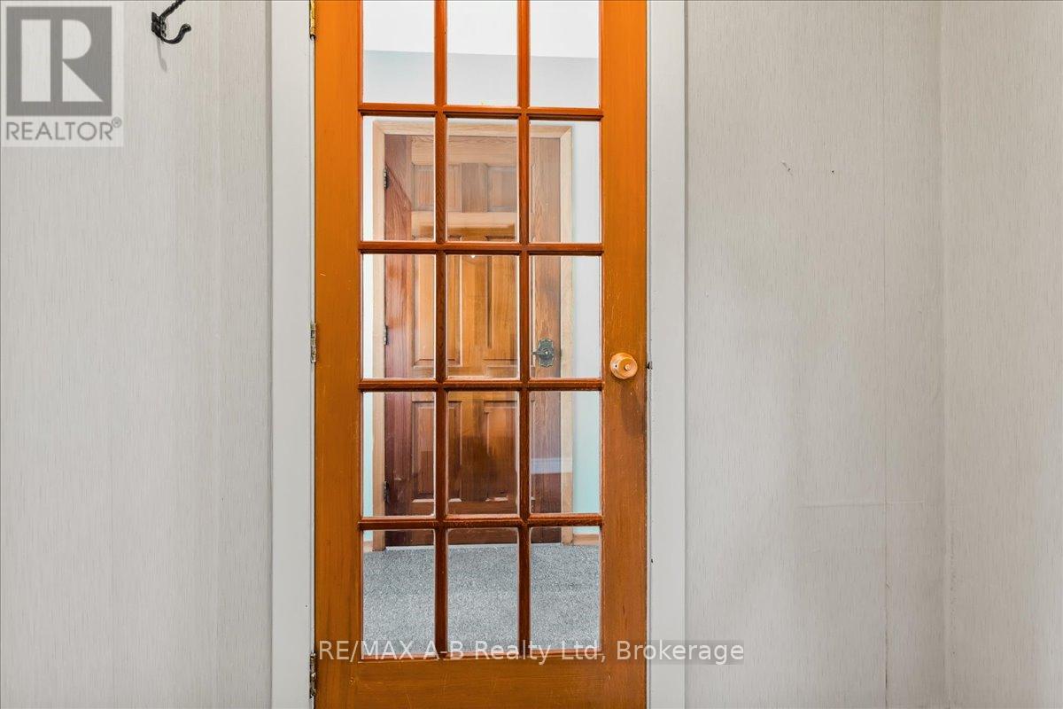 75 Youngs Street, Stratford, Ontario  N5A 1J5 - Photo 4 - X12360751