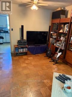63 Centre Street N, Brampton (Brampton North), Ontario  L6V 1T1 - Photo 10 - W12351530