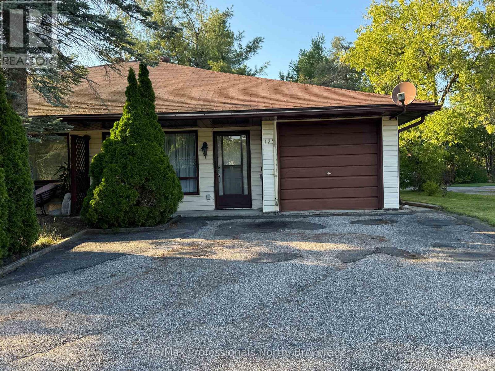 125 Taylor Road, Bracebridge, Ontario  P1L 1J5 - Photo 1 - X12230386