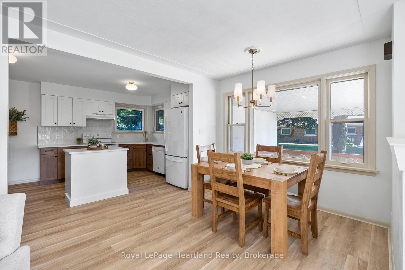 542 Angus Street, North Huron, Ontario  N0G 2W0 - Photo 7 - X12355209