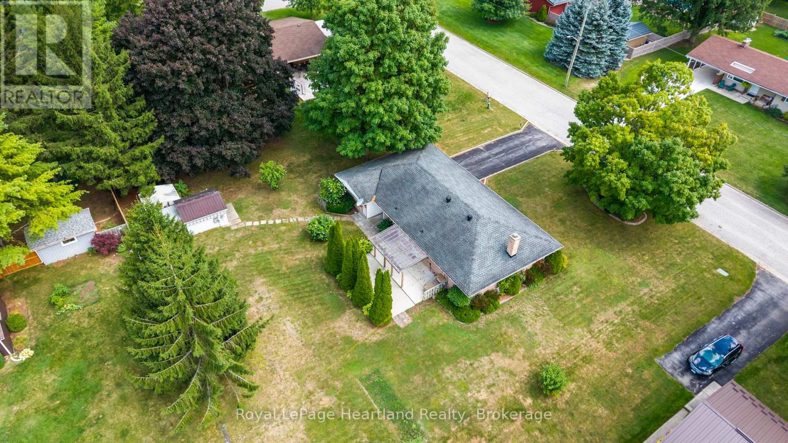 542 Angus Street, North Huron, Ontario  N0G 2W0 - Photo 28 - X12355209