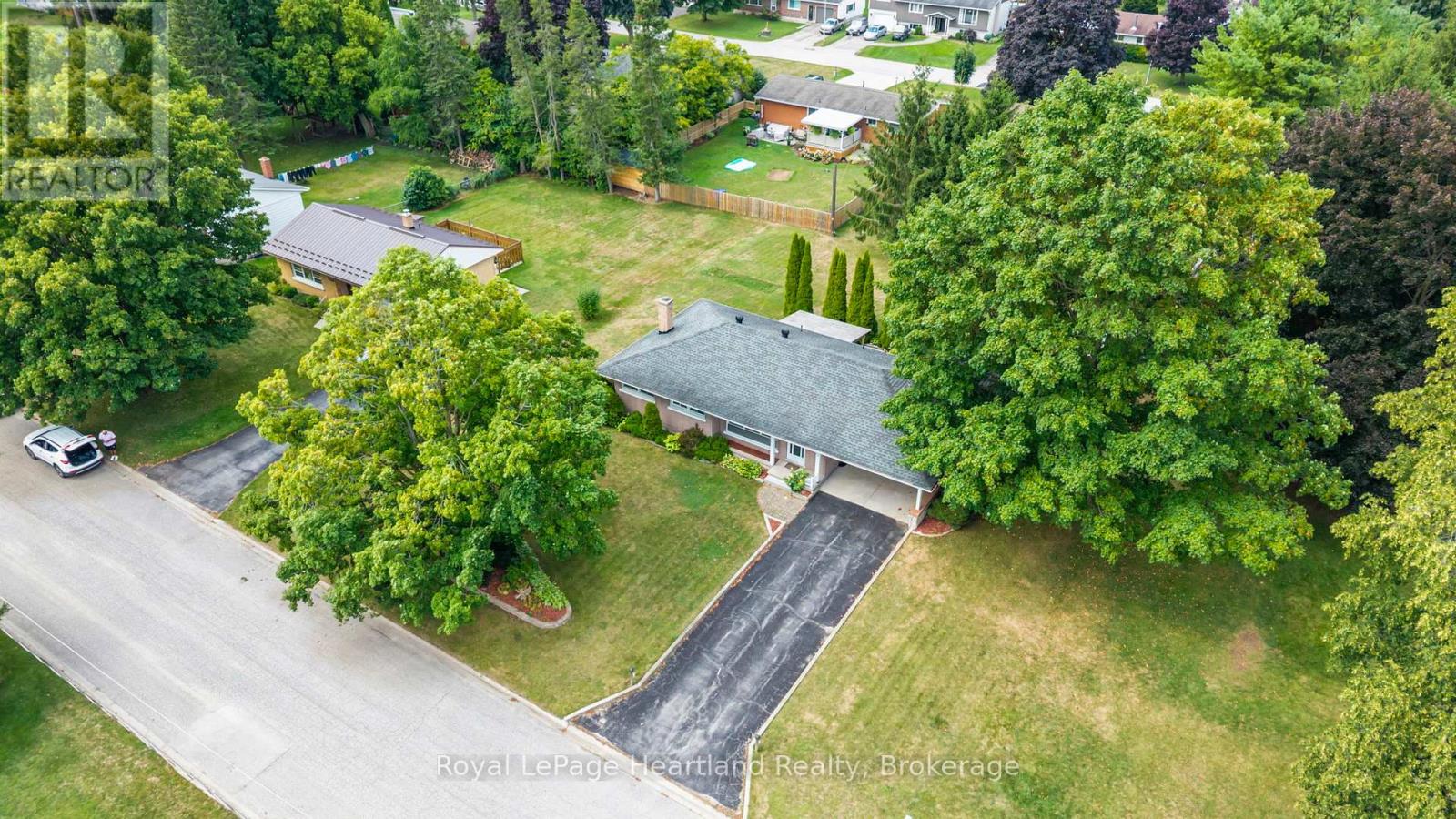 542 Angus Street, North Huron, Ontario  N0G 2W0 - Photo 27 - X12355209