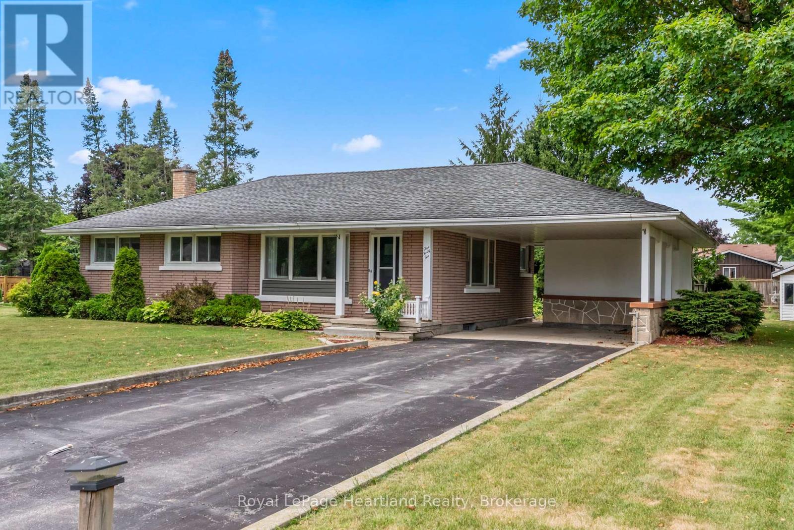 542 Angus Street, North Huron, Ontario  N0G 2W0 - Photo 29 - X12355209