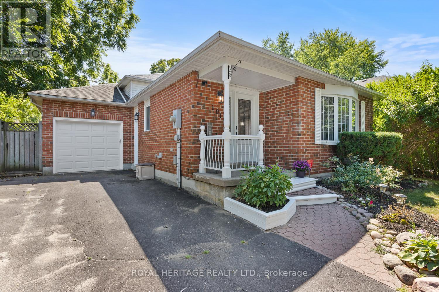 Property at 101 HART BOULEVARD image 2