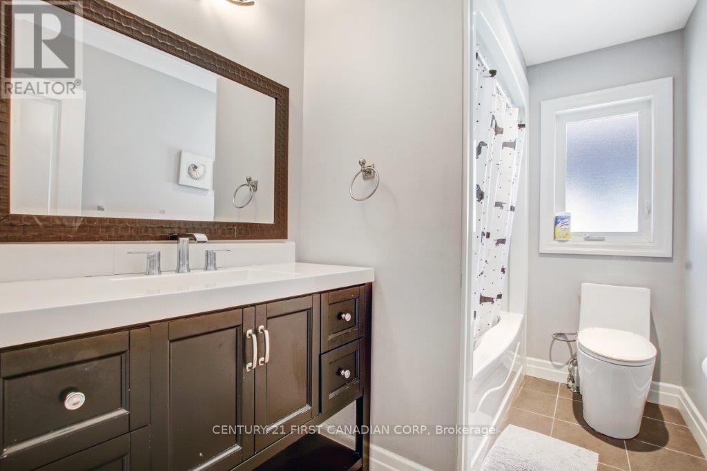 1744 Cherrywood Trail, London North, Ontario  N6H 0E2 - Photo 24 - X12360796