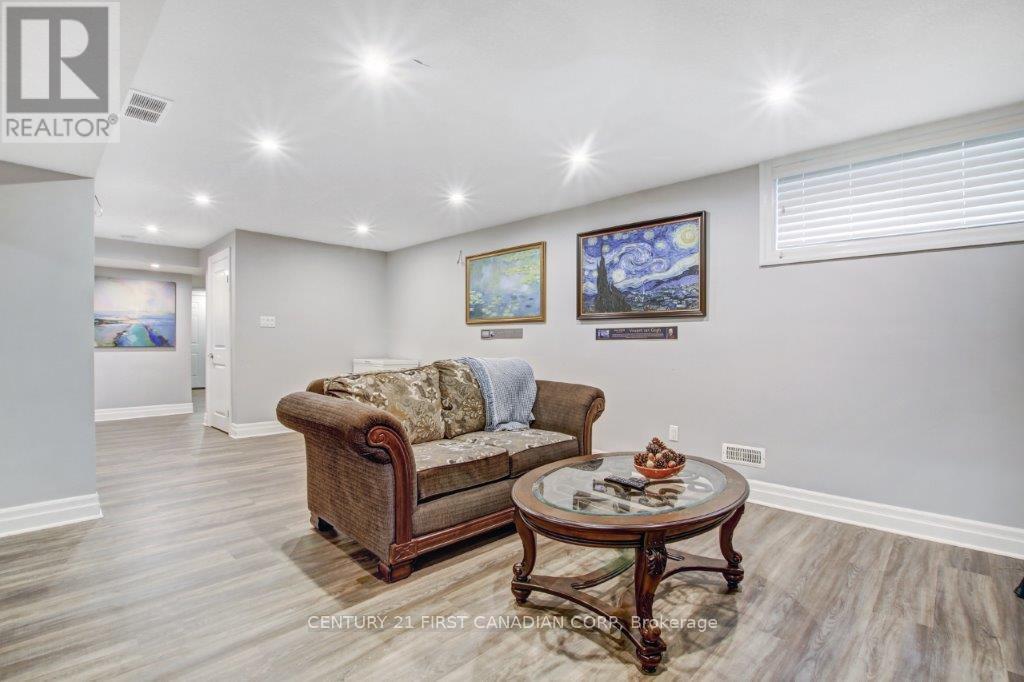 1744 Cherrywood Trail, London North, Ontario  N6H 0E2 - Photo 29 - X12360796