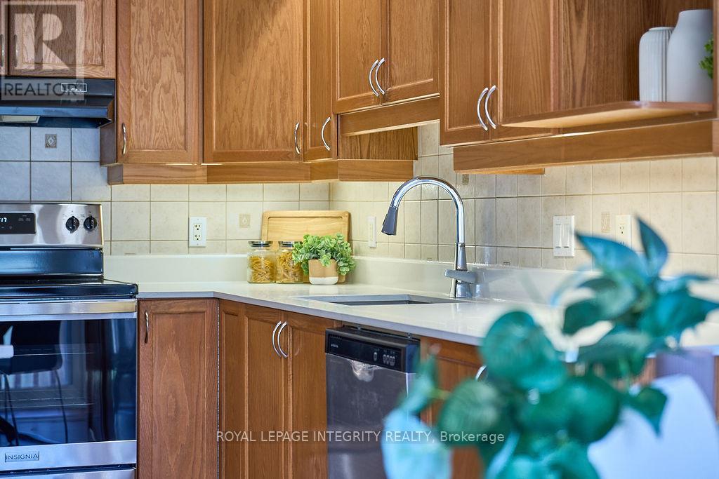 7 Dunn Street, Ottawa, Ontario  K2K 3J8 - Photo 30 - X12360797