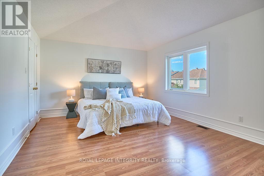 7 Dunn Street, Ottawa, Ontario  K2K 3J8 - Photo 32 - X12360797