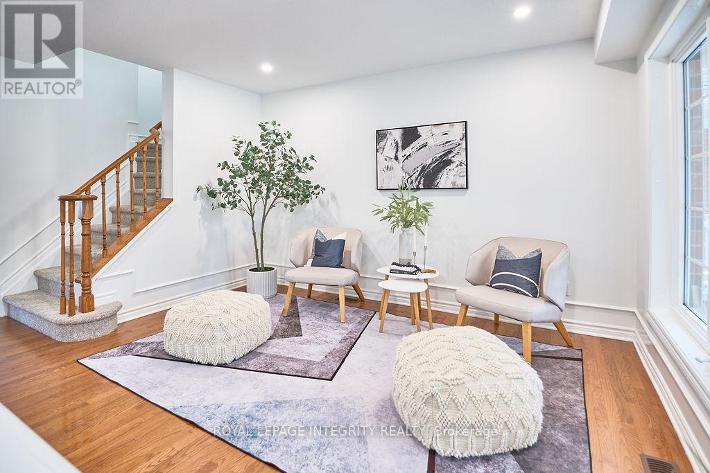 7 Dunn Street, Ottawa, Ontario  K2K 3J8 - Photo 8 - X12360797