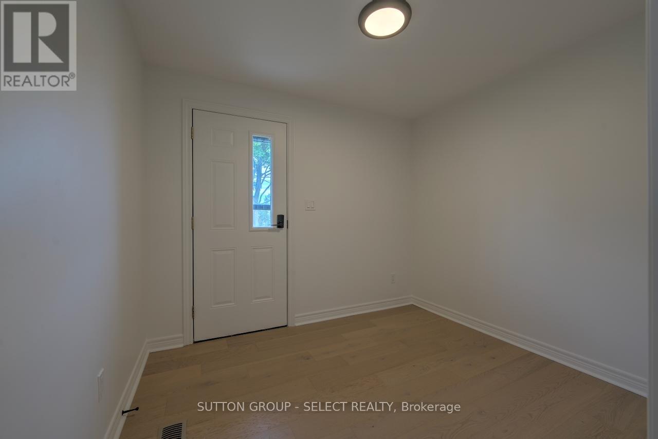 101 Broadway Street, Lambton Shores, Ontario  N0N 0A6 - Photo 14 - X12358860
