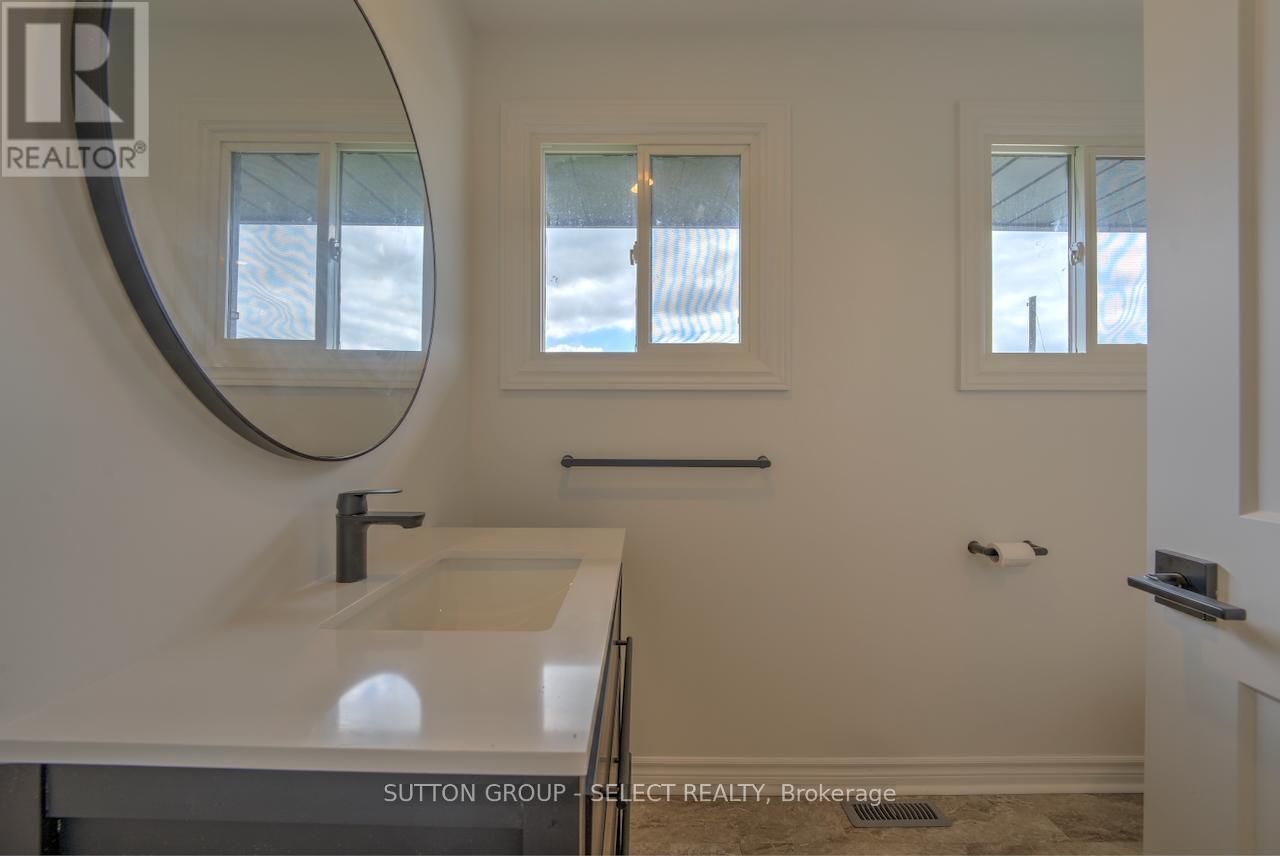 101 Broadway Street, Lambton Shores, Ontario  N0N 0A6 - Photo 34 - X12358860