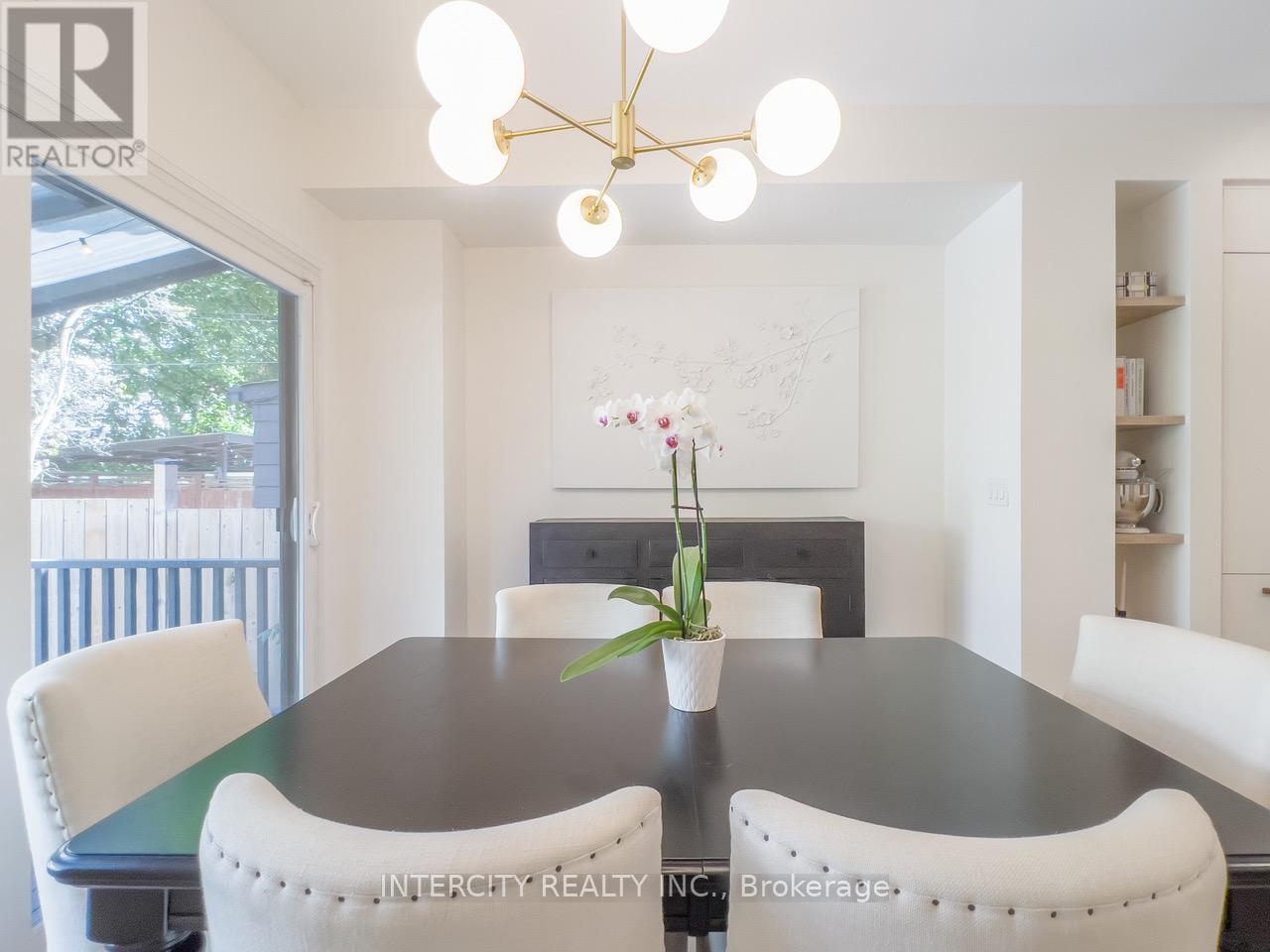 92 Dagmar Avenue, Toronto, Ontario  M4M 1W2 - Photo 10 - E12360781