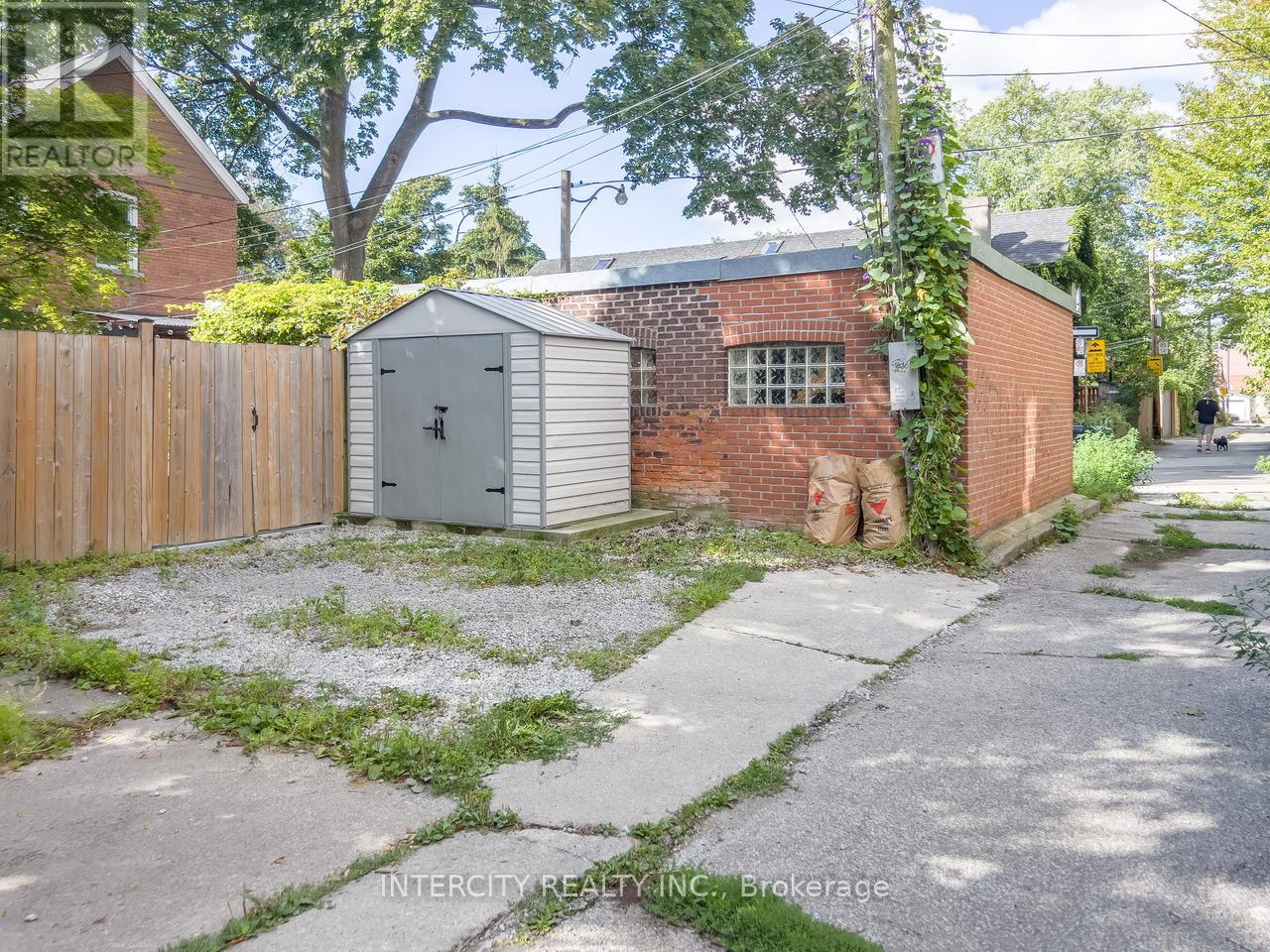 92 Dagmar Avenue, Toronto, Ontario  M4M 1W2 - Photo 24 - E12360781
