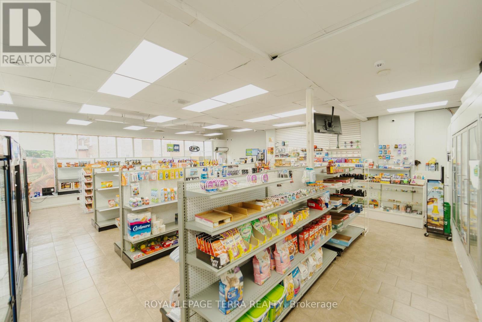 392 Concession Street, Hamilton, Ontario  L9K 1B7 - Photo 12 - X12335718