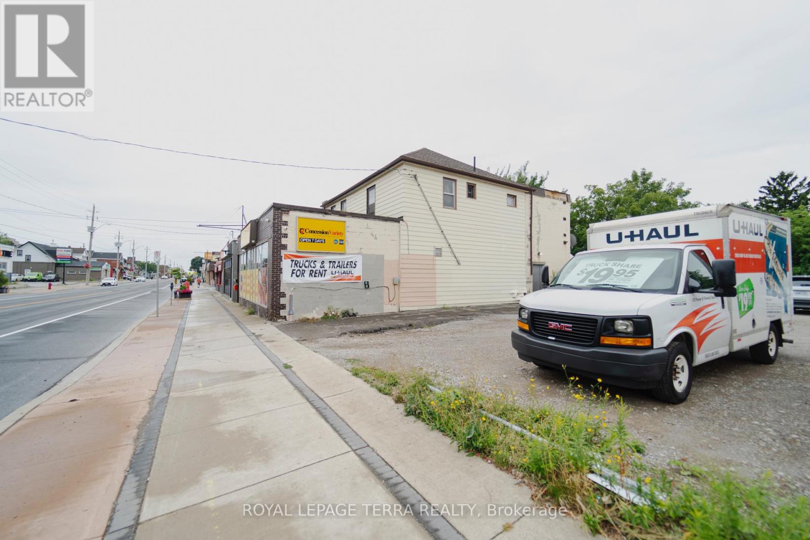 392 Concession Street, Hamilton, Ontario  L9K 1B7 - Photo 3 - X12335718