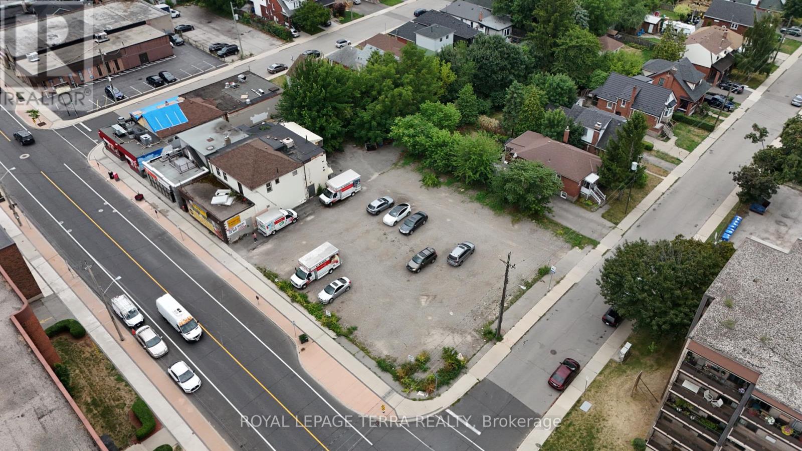 392 Concession Street, Hamilton, Ontario  L9K 1B7 - Photo 17 - X12335718