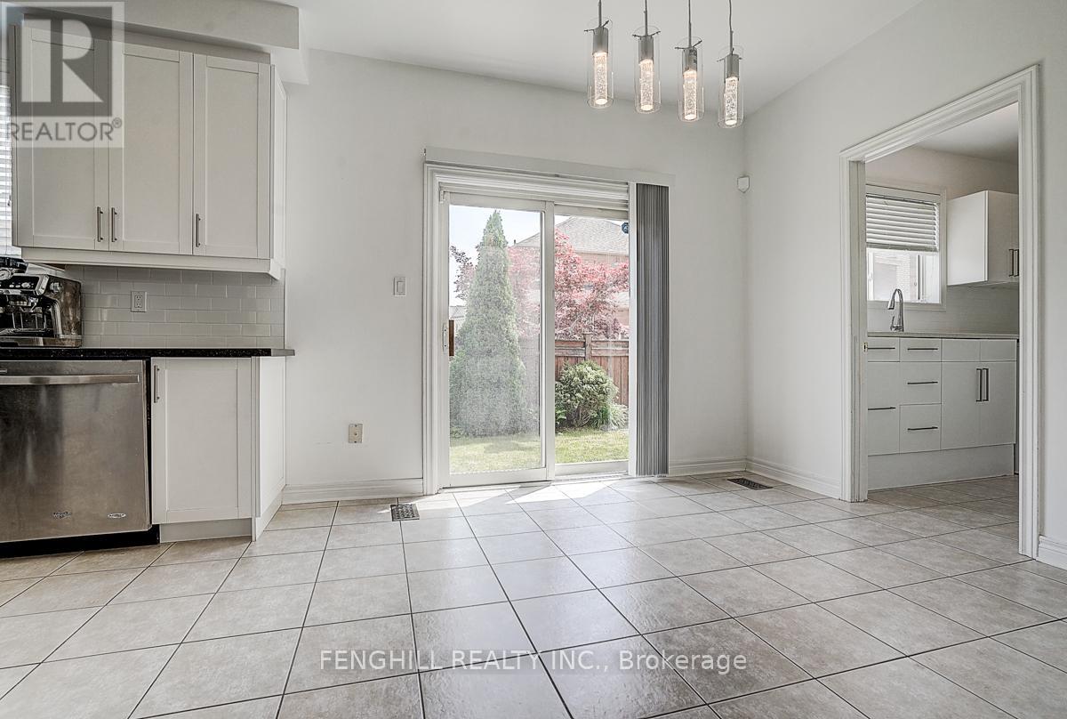 23 Vellore Woods Boulevard, Vaughan (Vellore Village), Ontario  L4H 1Y6 - Photo 10 - N12360798