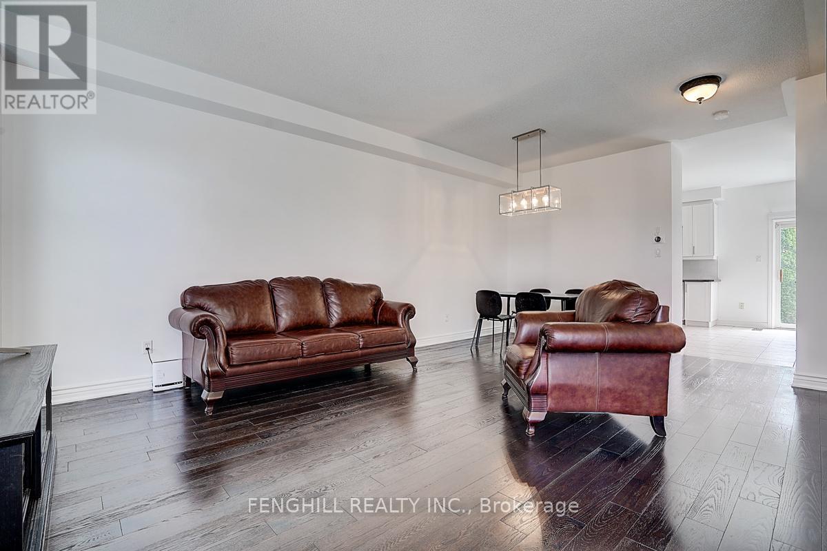 23 Vellore Woods Boulevard, Vaughan (Vellore Village), Ontario  L4H 1Y6 - Photo 2 - N12360798