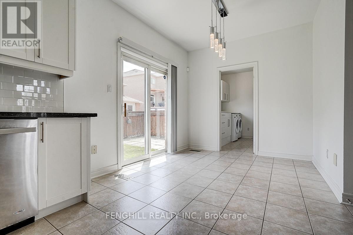 23 Vellore Woods Boulevard, Vaughan (Vellore Village), Ontario  L4H 1Y6 - Photo 9 - N12360798
