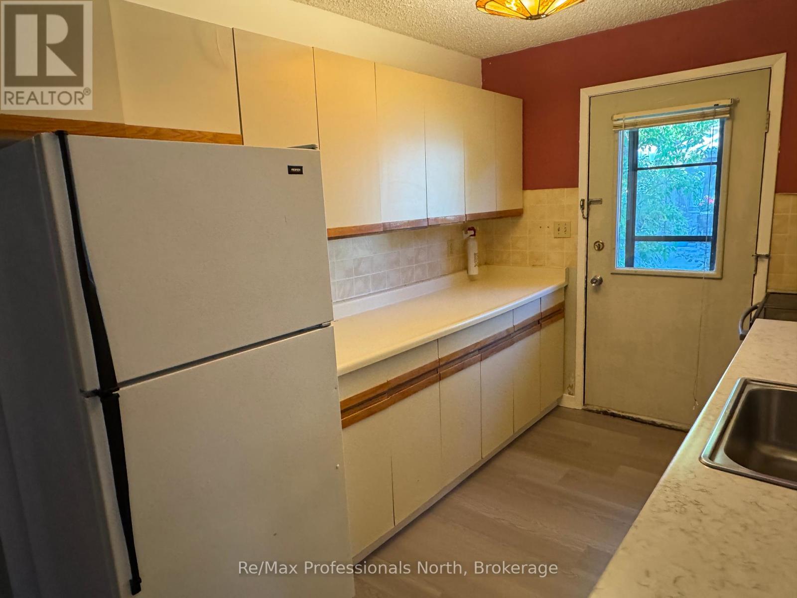 125 Taylor Road, Bracebridge, Ontario  P1L 1J5 - Photo 10 - X12230386