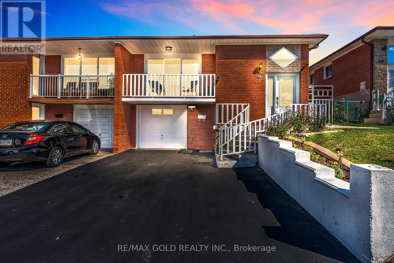 Property at 52 PARADELLE CRESCENT image 1