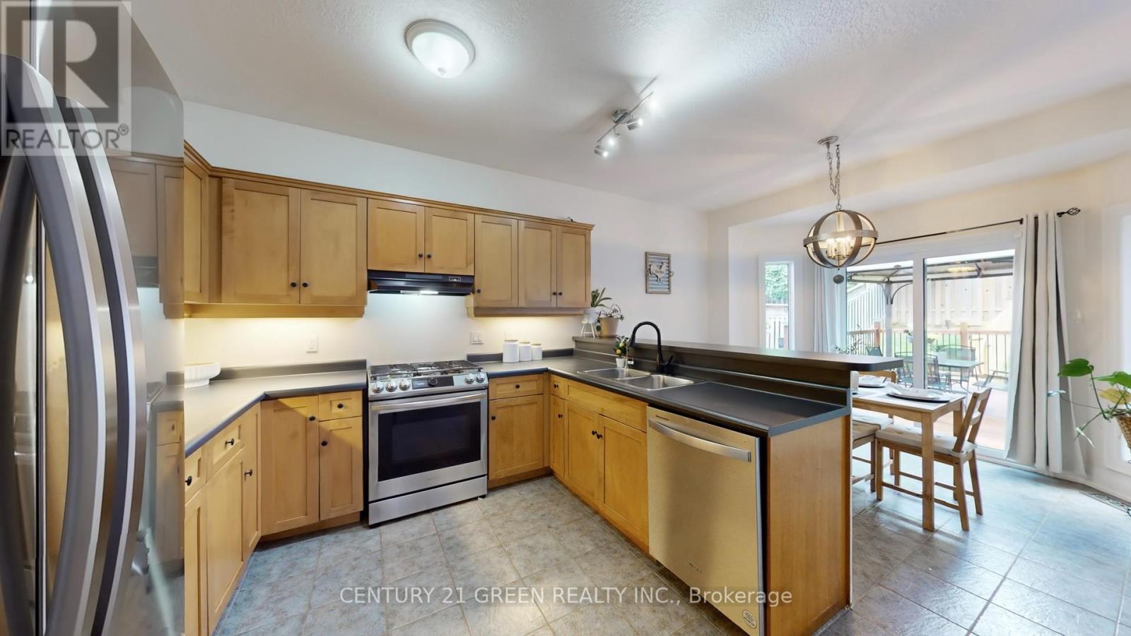 53 Abbey Road, Orangeville, Ontario  L9W 5E3 - Photo 10 - W12360802