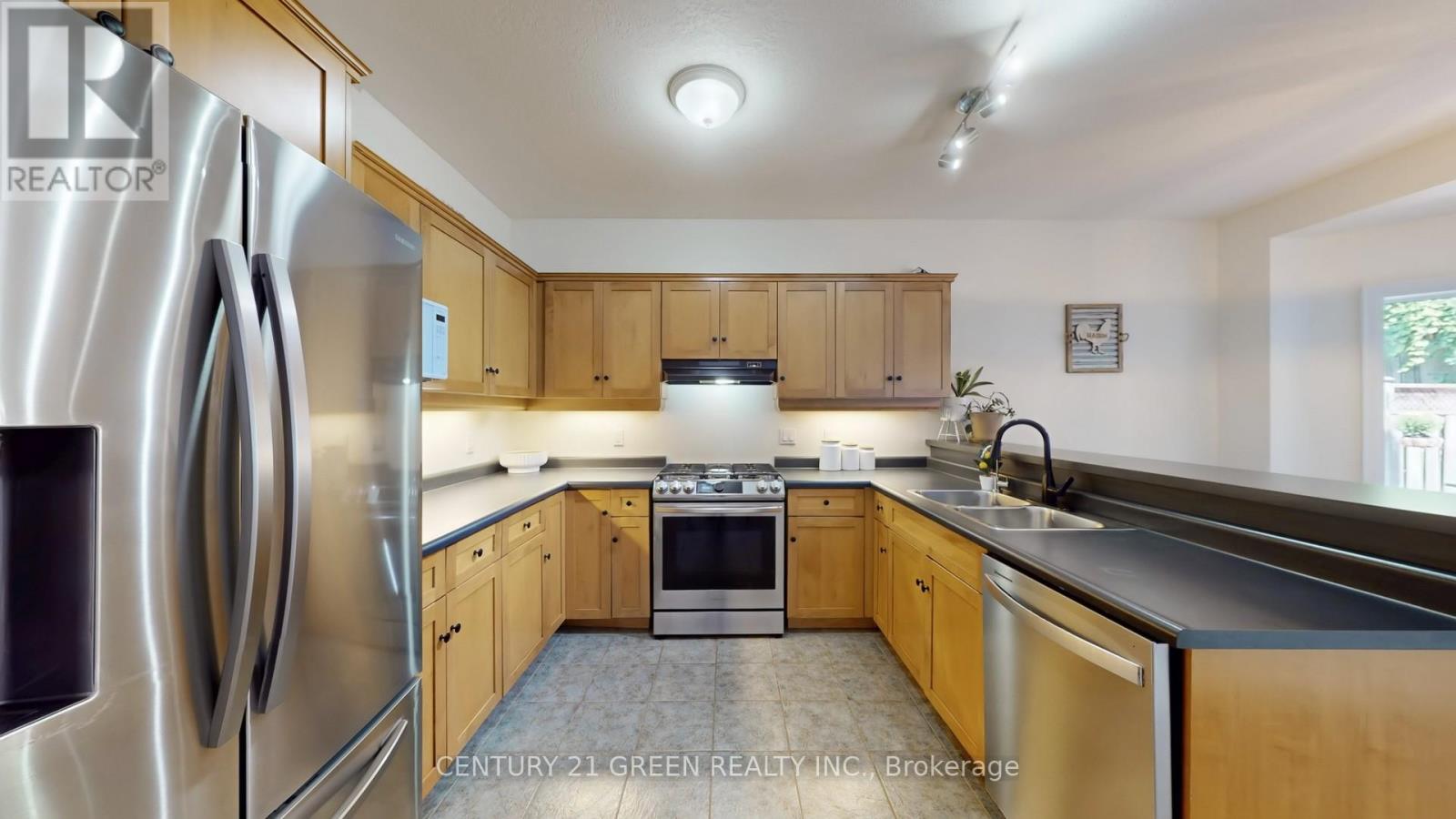 53 Abbey Road, Orangeville, Ontario  L9W 5E3 - Photo 9 - W12360802