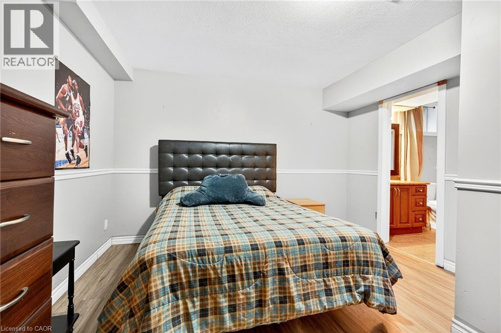 18 Konstantine Court, Hamilton, Ontario  L9B 2T3 - Photo 37 - 40762922