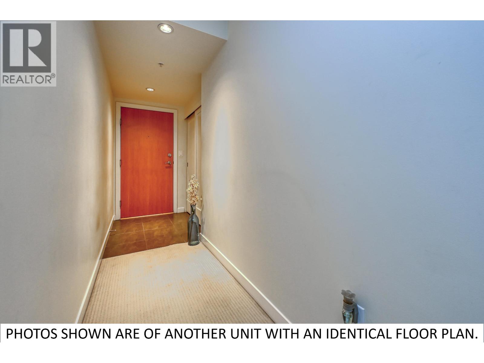 1307 1 Renaissance Square, New Westminster, British Columbia  V3M 0B6 - Photo 2 - R3039911