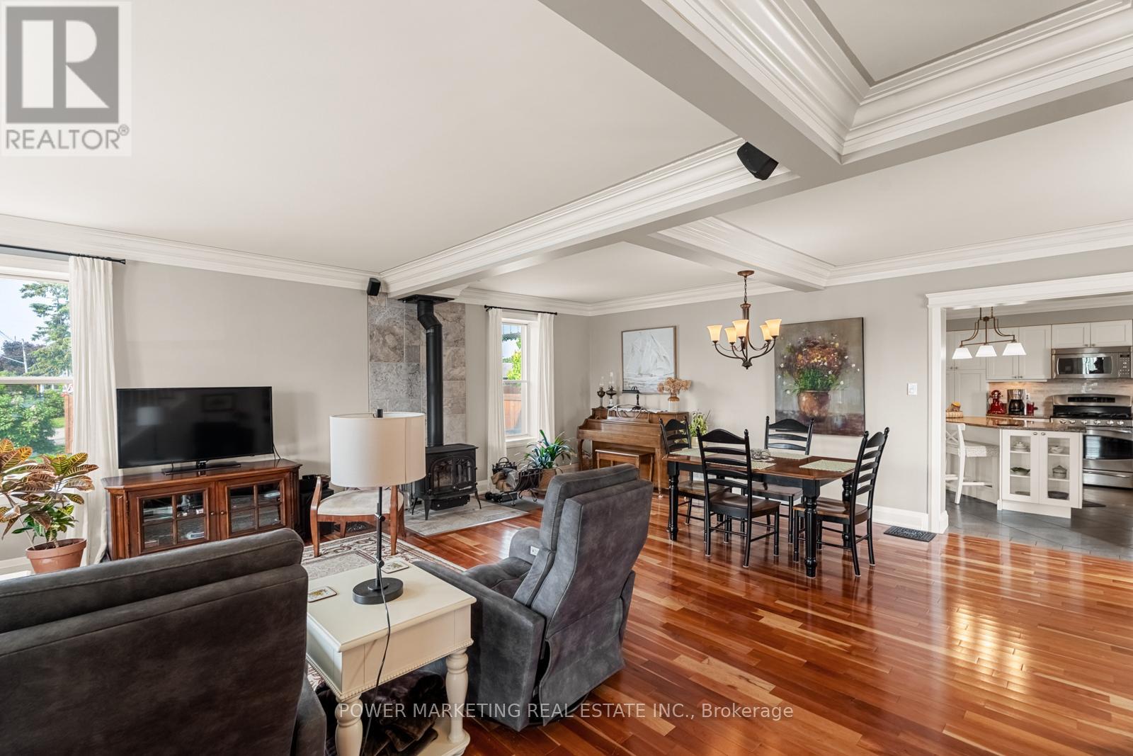 49 Mclachlin Street, Arnprior, Ontario  K7S 2Z1 - Photo 8 - X12360873