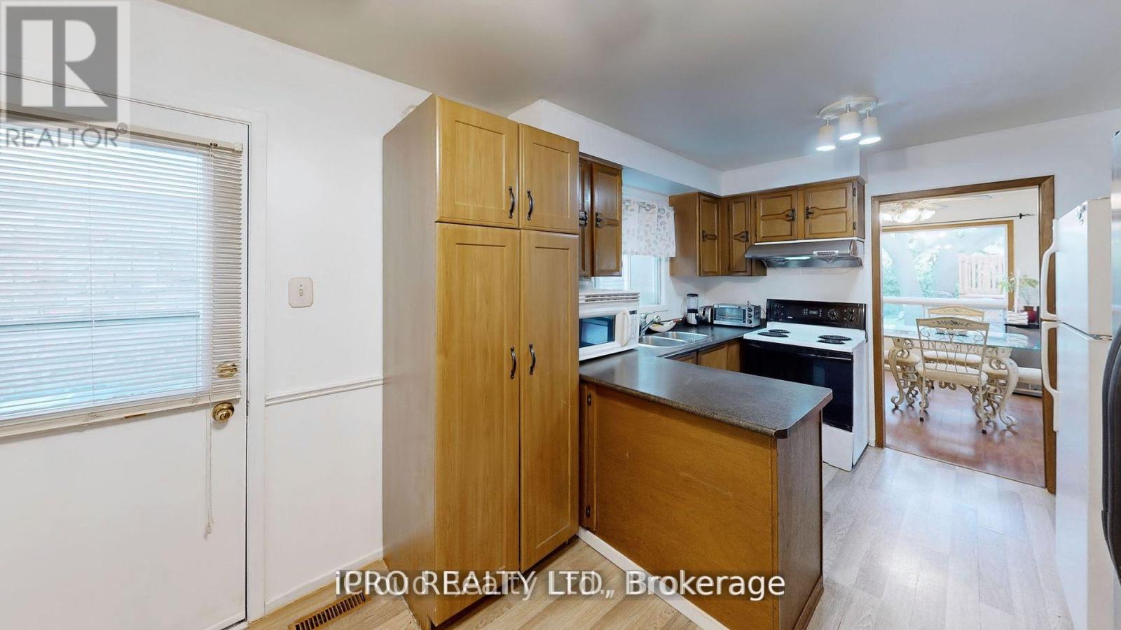 32 Dafoe Crescent, Brampton (Fletcher's West), Ontario  L6Y 2L2 - Photo 19 - W12360818