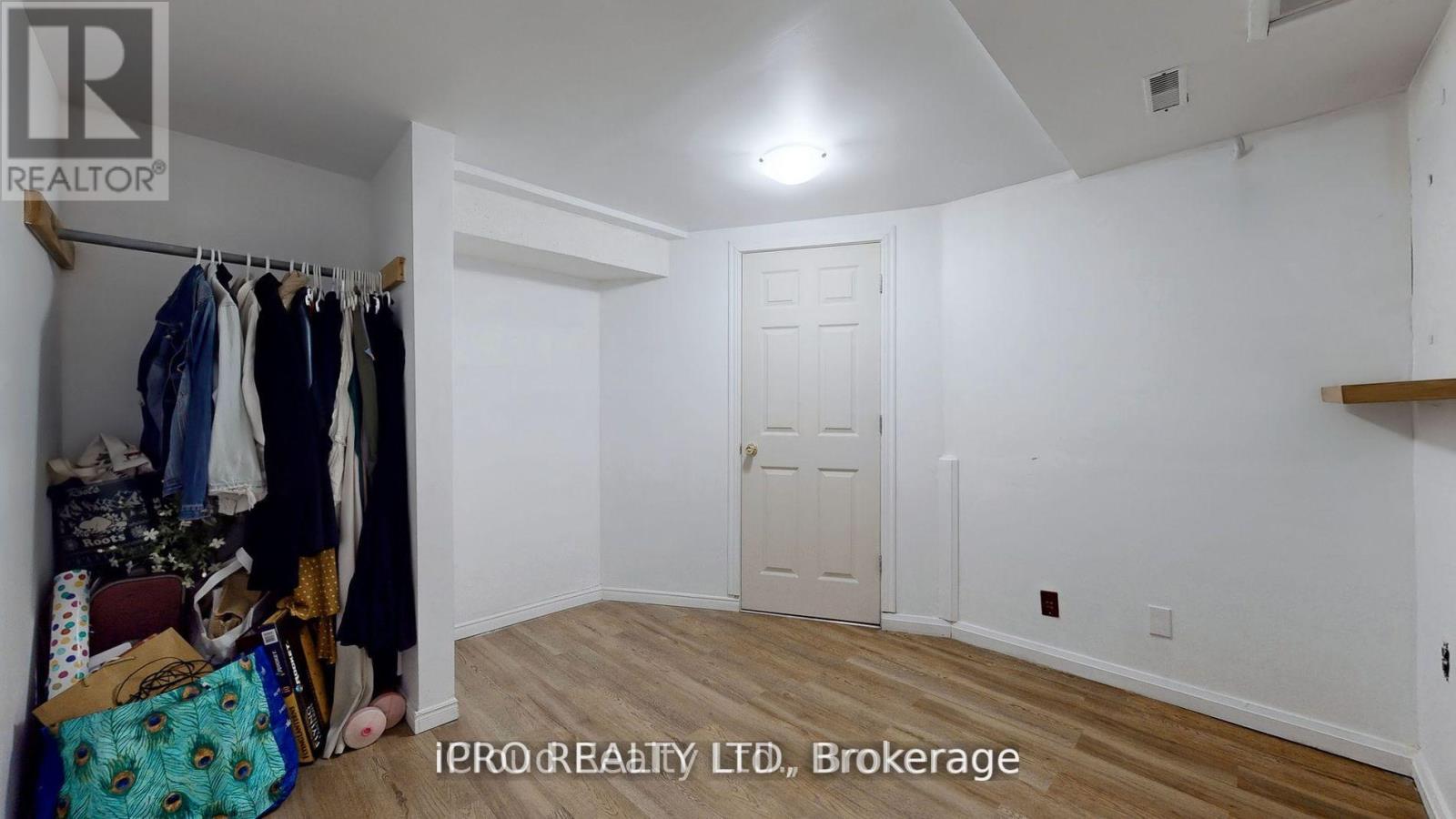 32 Dafoe Crescent, Brampton (Fletcher's West), Ontario  L6Y 2L2 - Photo 26 - W12360818