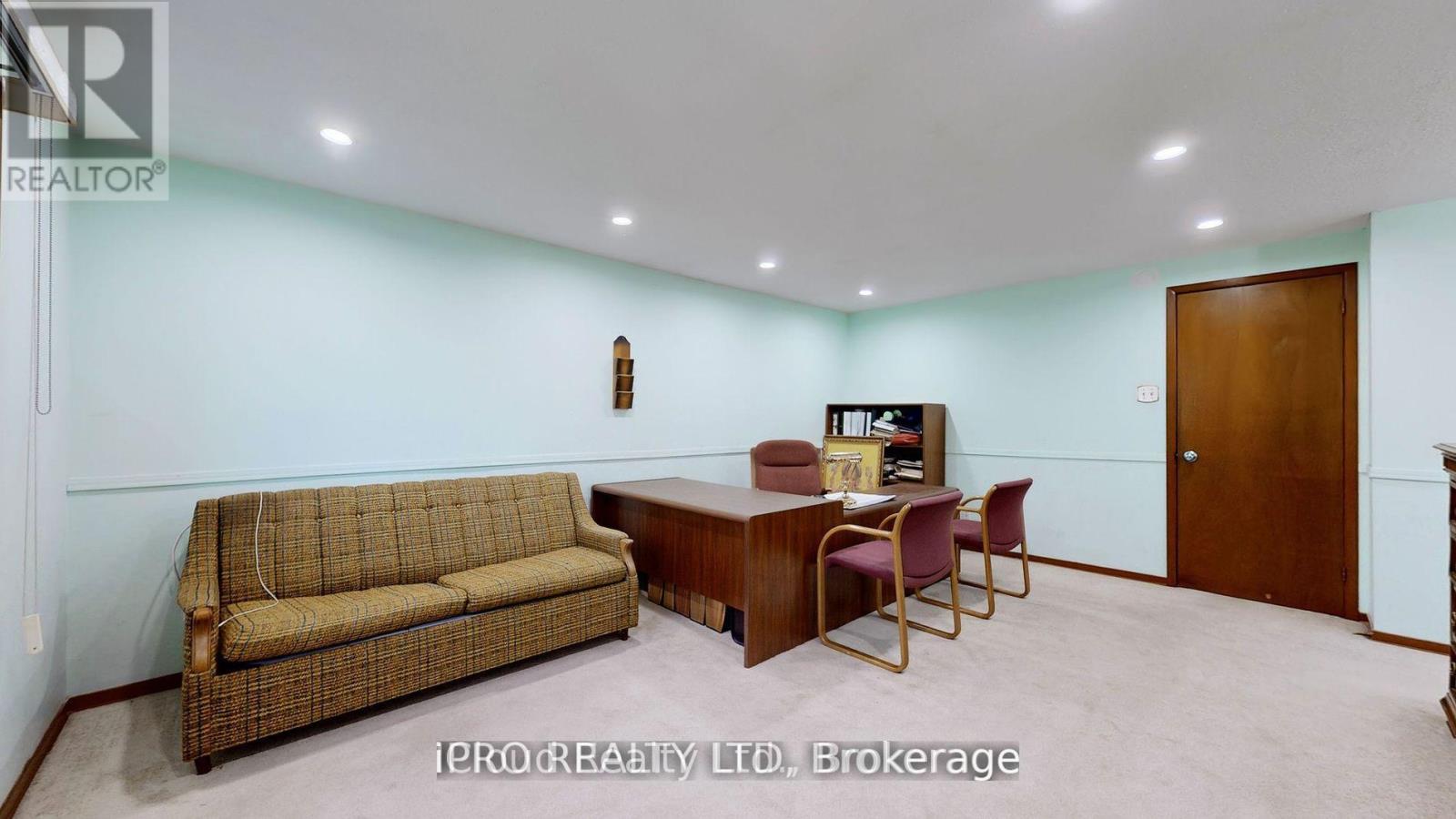 32 Dafoe Crescent, Brampton (Fletcher's West), Ontario  L6Y 2L2 - Photo 28 - W12360818