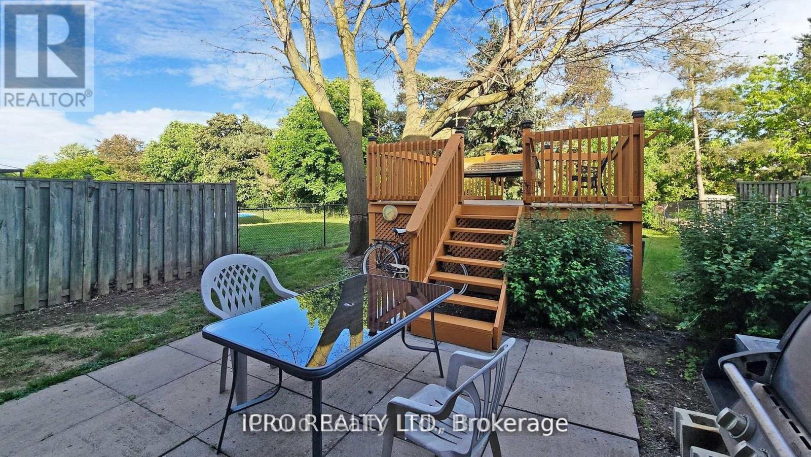 32 Dafoe Crescent, Brampton (Fletcher's West), Ontario  L6Y 2L2 - Photo 32 - W12360818