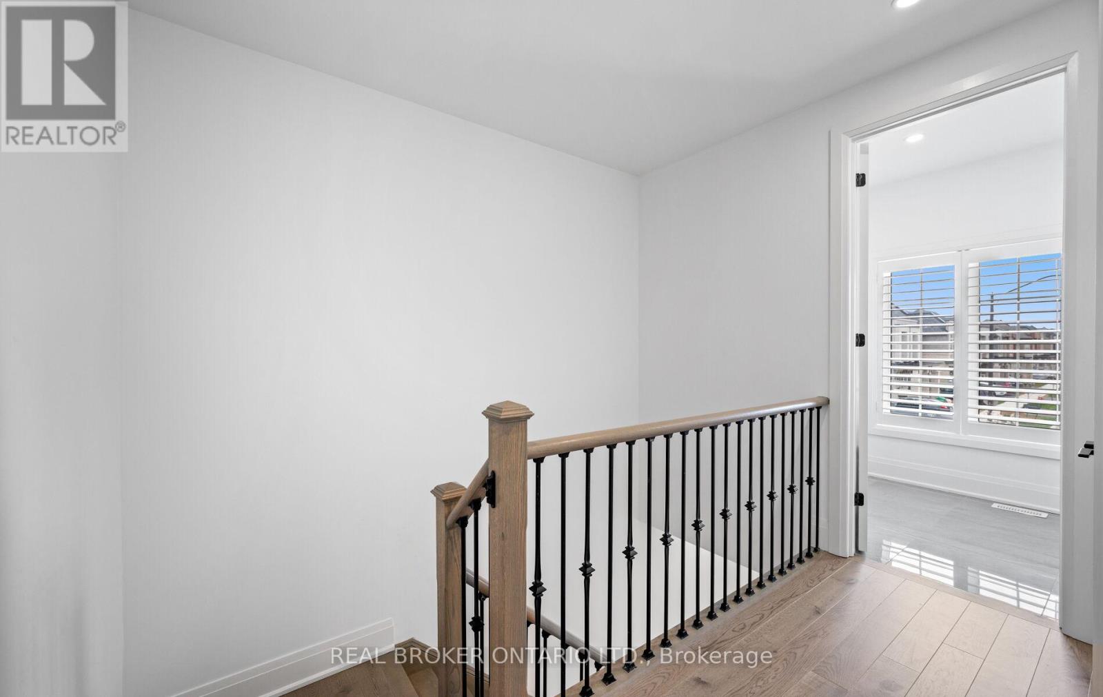 547 Veterans Drive, Brampton, Ontario  L7A 5A6 - Photo 22 - W12360822