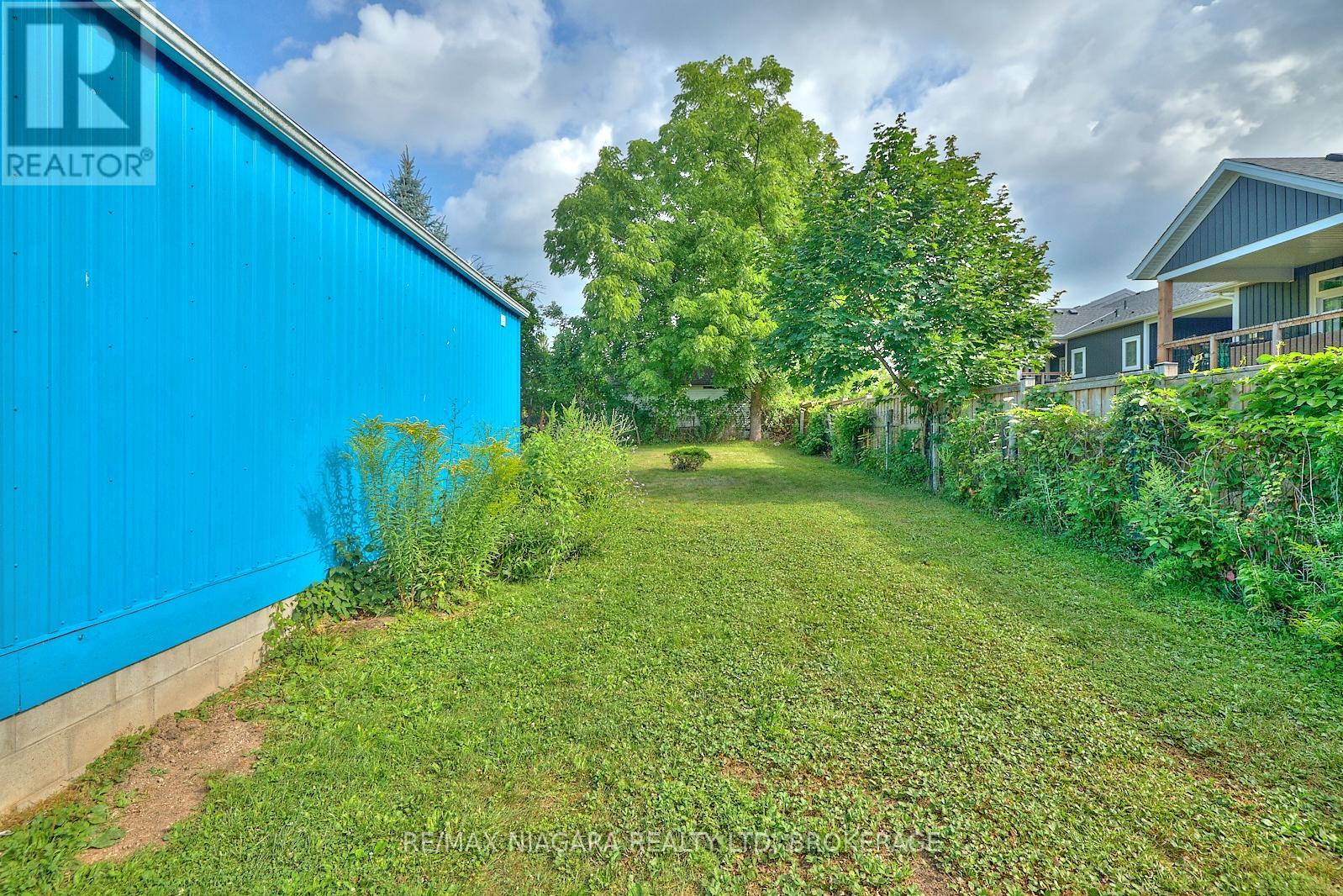 210 Ridgeway Road, Fort Erie, Ontario  L0S 1B0 - Photo 12 - X12360852