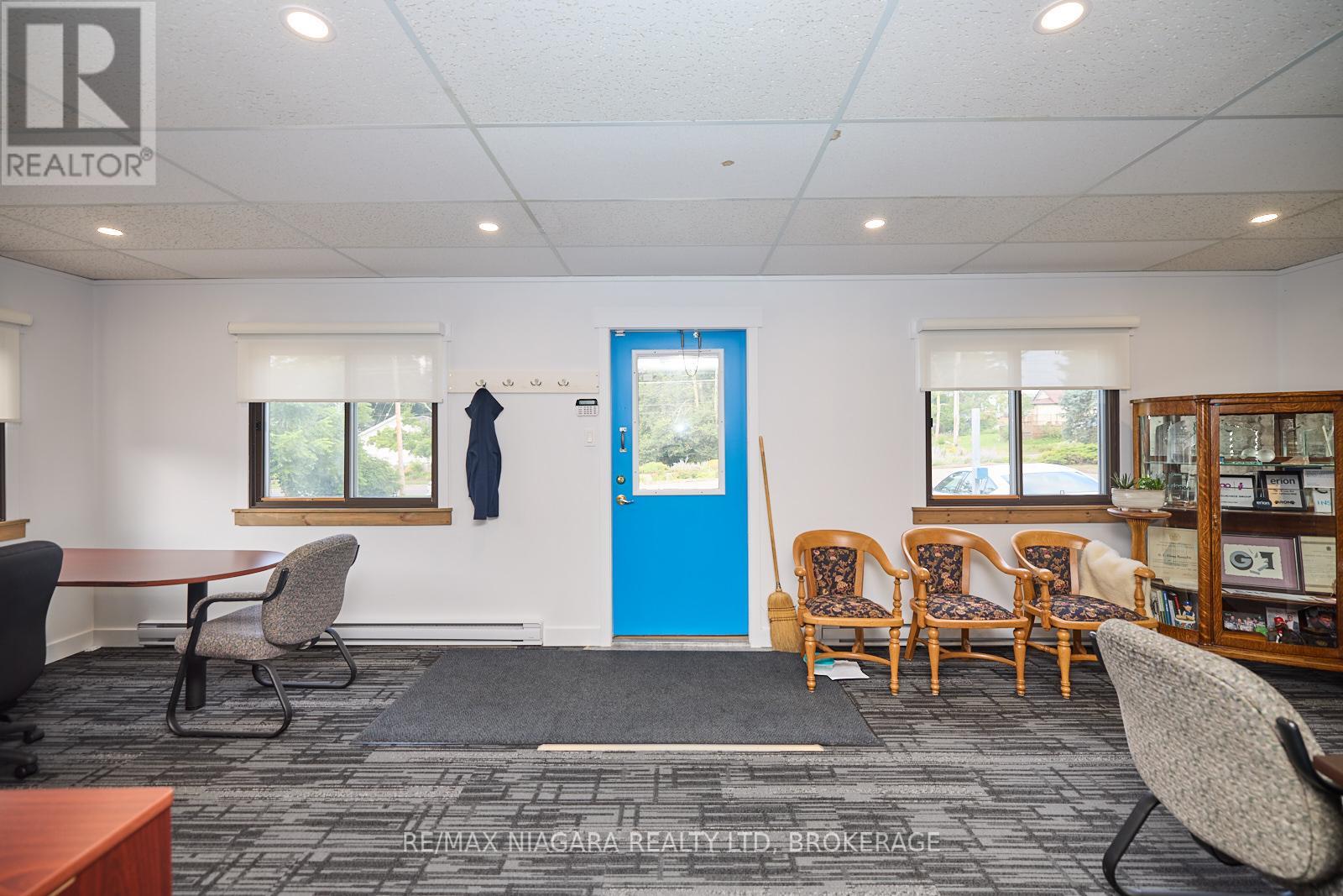 210 Ridgeway Road, Fort Erie, Ontario  L0S 1B0 - Photo 6 - X12360852