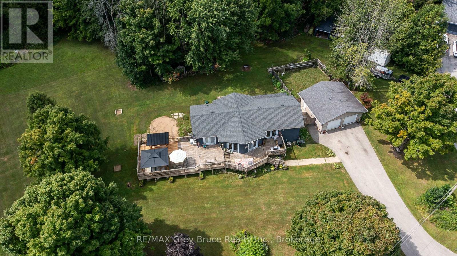 201 Division Street, Georgian Bluffs, Ontario  N0H 2K0 - Photo 3 - X12360870