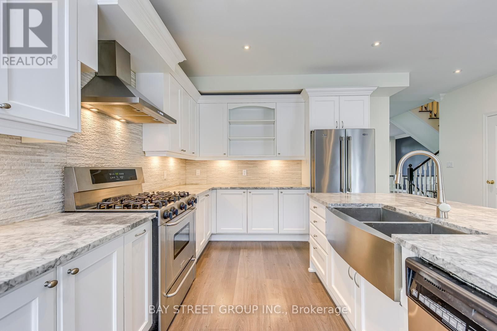 2273 Woodfield Road, Oakville, Ontario  L6H 6Y8 - Photo 16 - W12358783