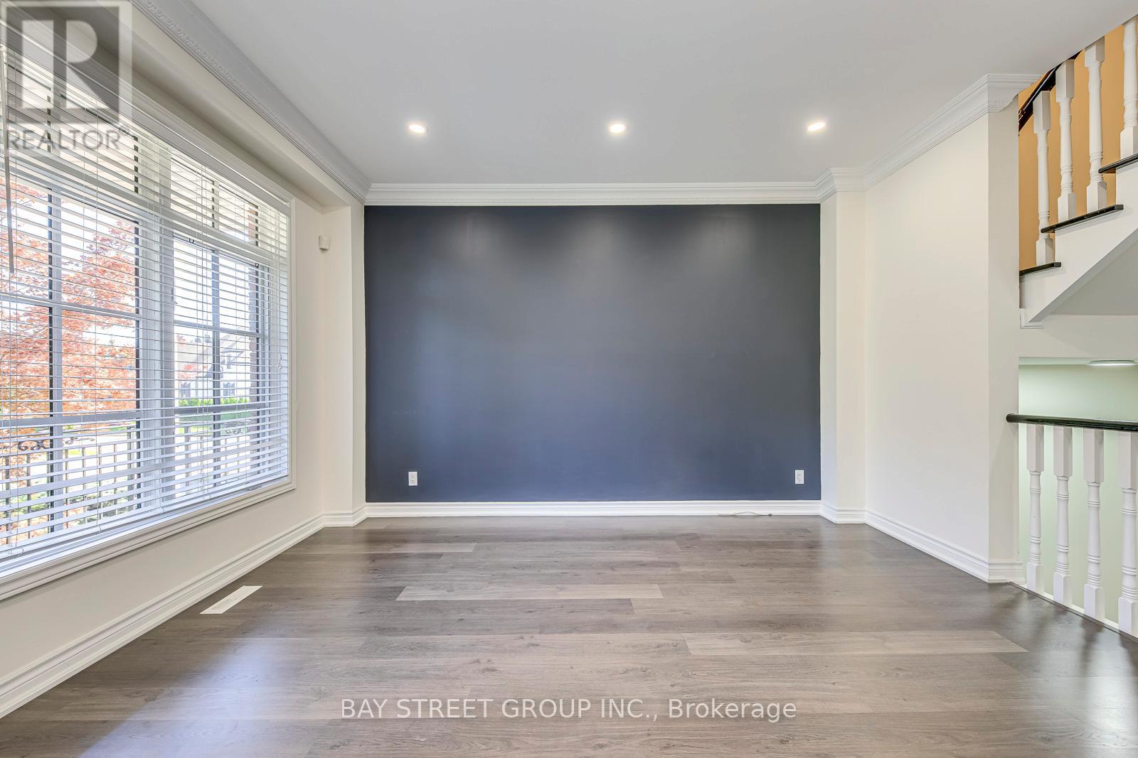 2273 Woodfield Road, Oakville, Ontario  L6H 6Y8 - Photo 8 - W12358783