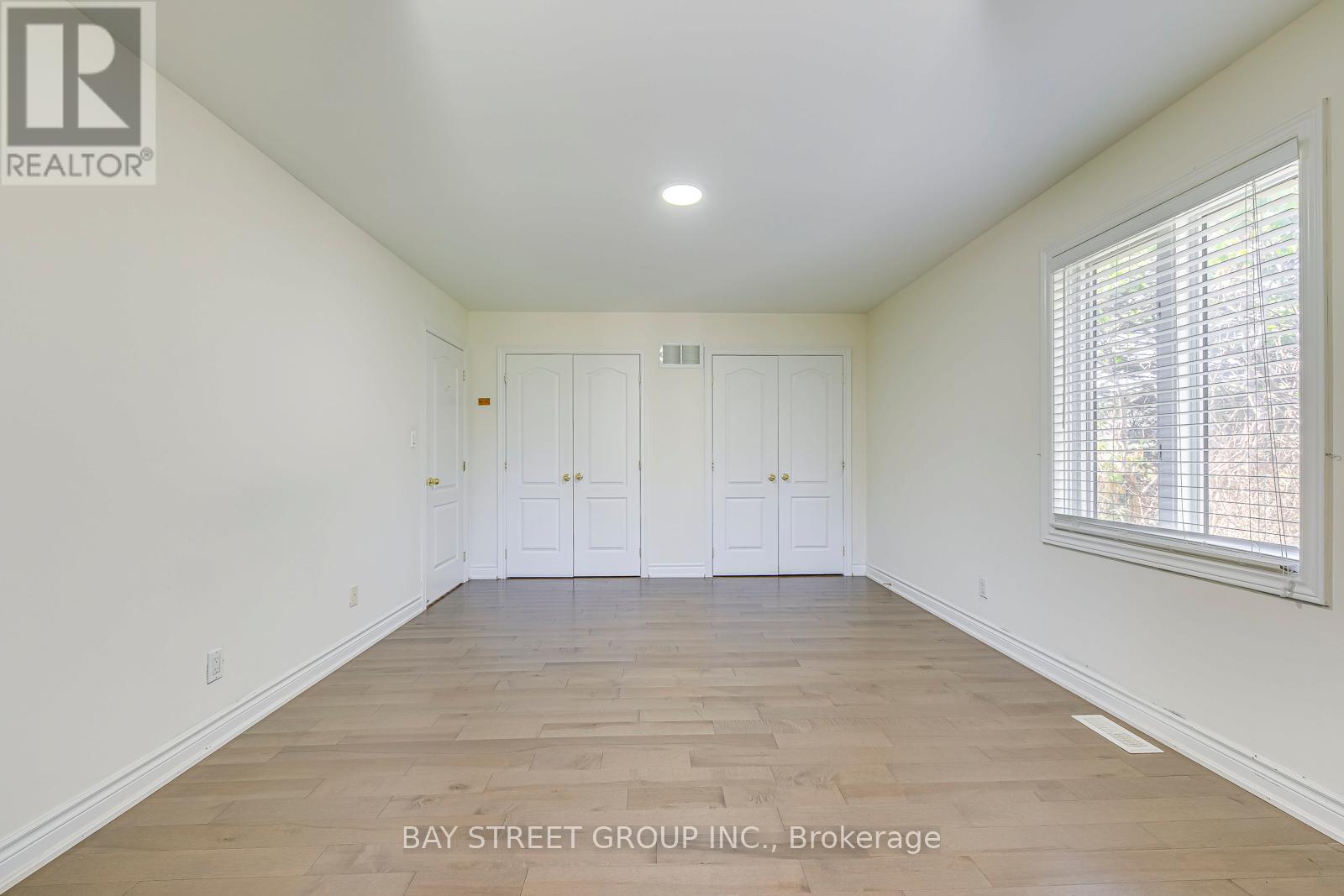 2273 Woodfield Road, Oakville, Ontario  L6H 6Y8 - Photo 37 - W12358835