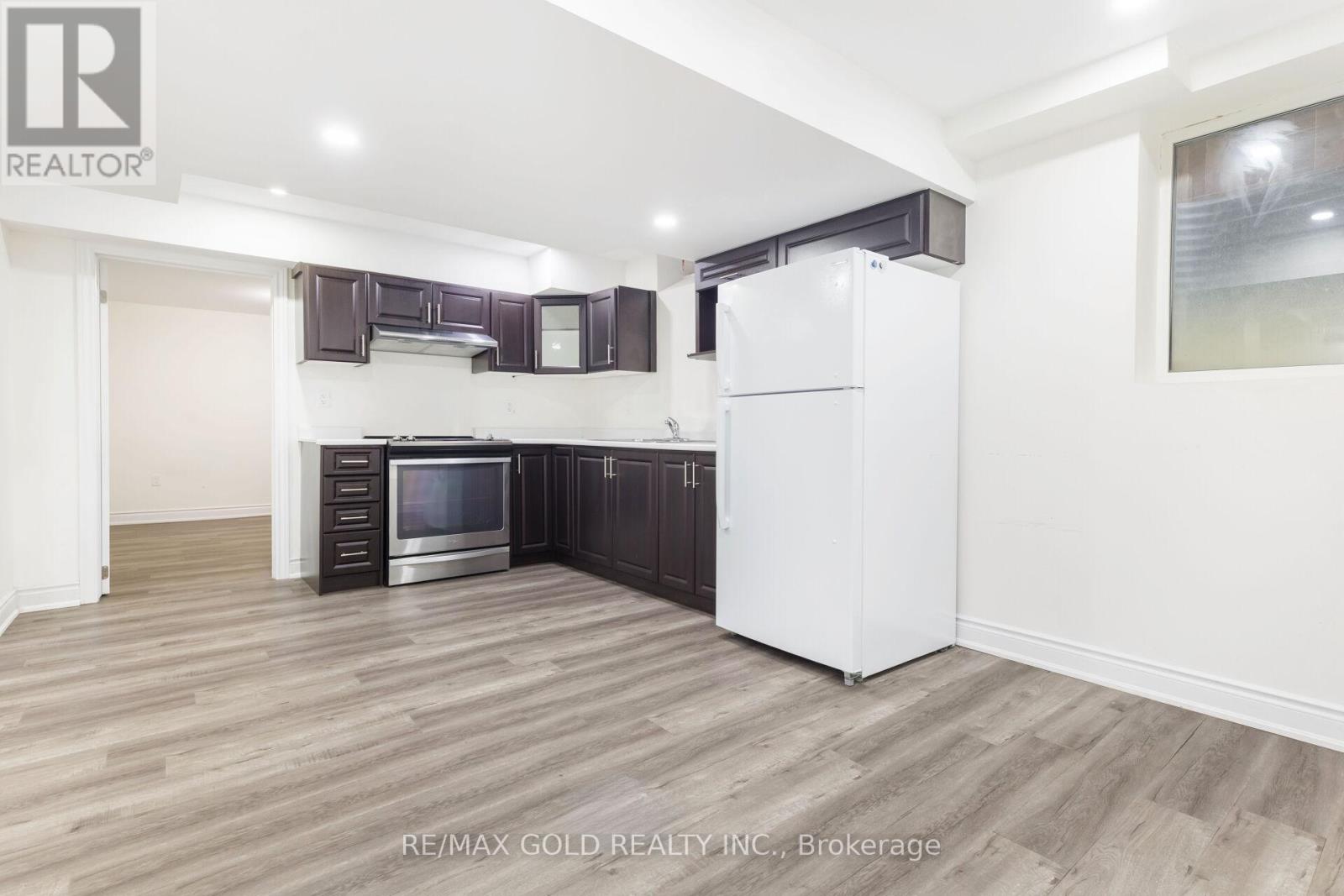 86 Humberstone Crescent, Brampton, Ontario  L7A 4C1 - Photo 32 - W12344514