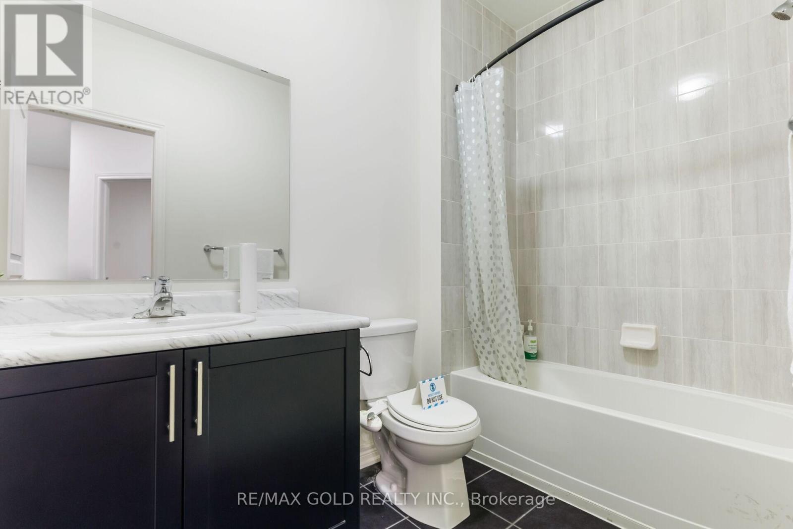 86 Humberstone Crescent, Brampton, Ontario  L7A 4C1 - Photo 30 - W12344514