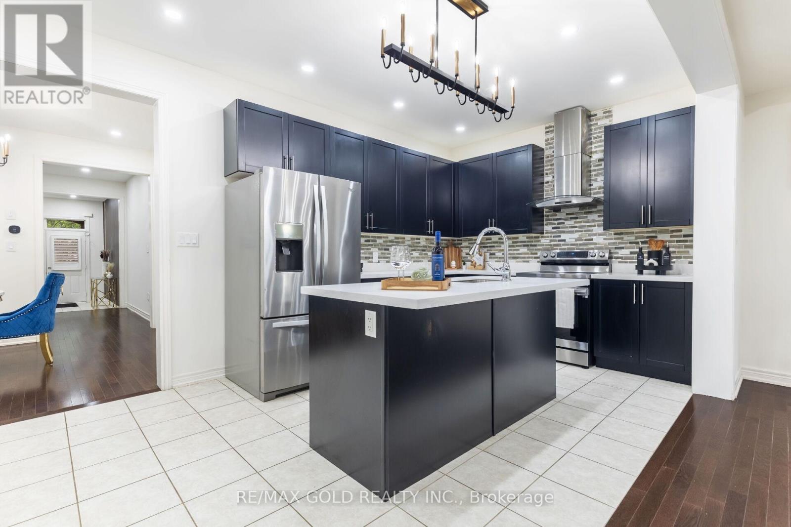 86 Humberstone Crescent, Brampton, Ontario  L7A 4C1 - Photo 11 - W12344514