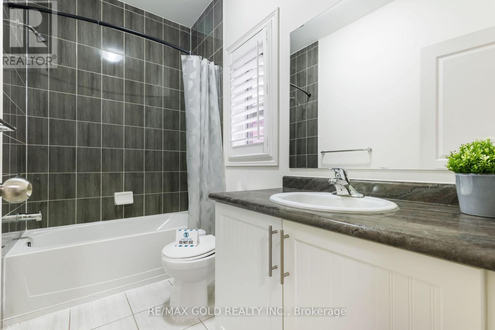 86 Humberstone Crescent, Brampton, Ontario  L7A 4C1 - Photo 23 - W12344514