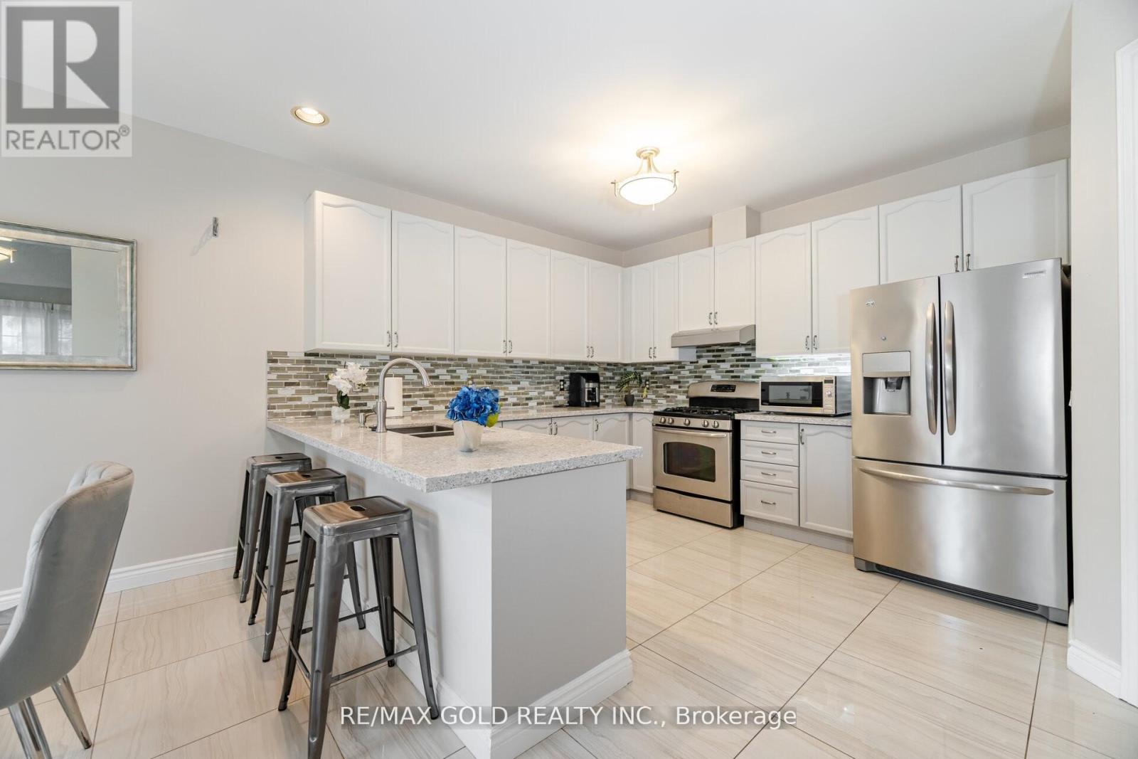 14 Martineau Road, Brampton (Bram East), Ontario  L6P 1H2 - Photo 10 - W12354671