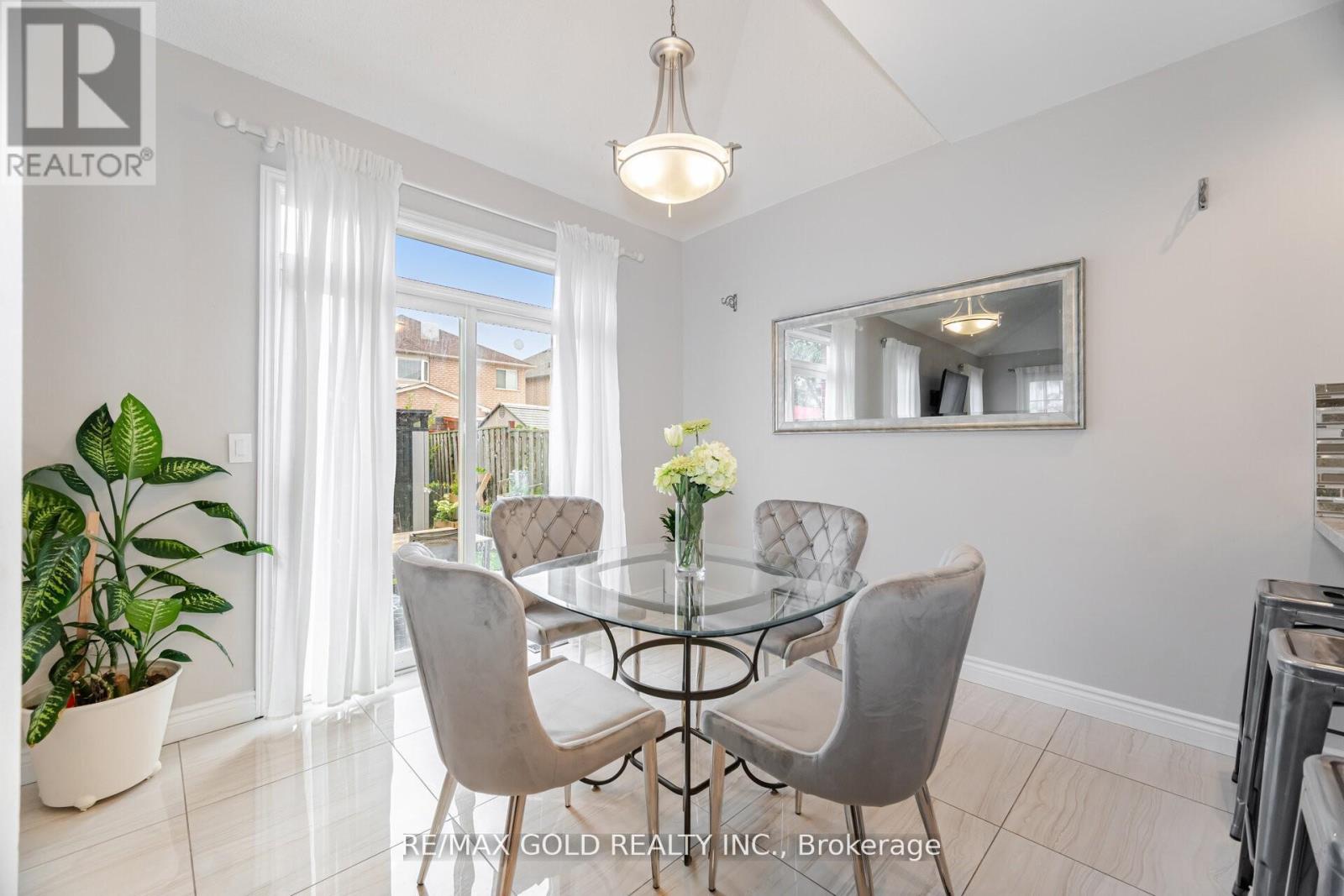 14 Martineau Road, Brampton (Bram East), Ontario  L6P 1H2 - Photo 12 - W12354671