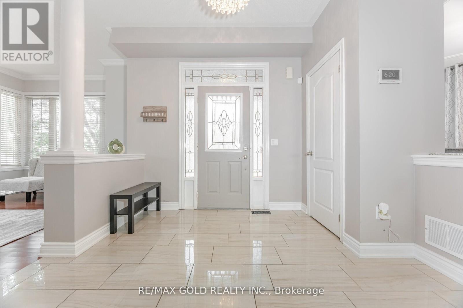 14 Martineau Road, Brampton (Bram East), Ontario  L6P 1H2 - Photo 5 - W12354671