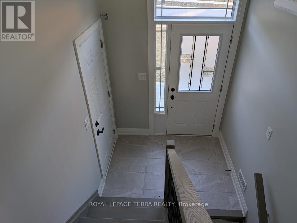 6 Joanne Crescent S, Wasaga Beach, Ontario  L9Z 1R4 - Photo 7 - S12360843